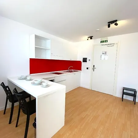 Citizen Aparthotel *