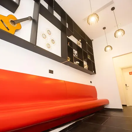 アパートホテル Citizen スリーマ