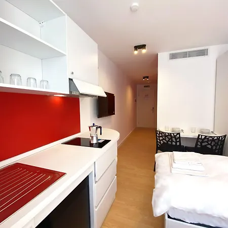 Citizen アパートホテル 3*